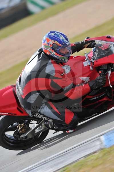 Motorcycle action photographs;Trackday digital images;donington;donington park leicestershire;donington photographs;event digital images;eventdigitalimages;no limits trackday;peter wileman photography;trackday;trackday photos