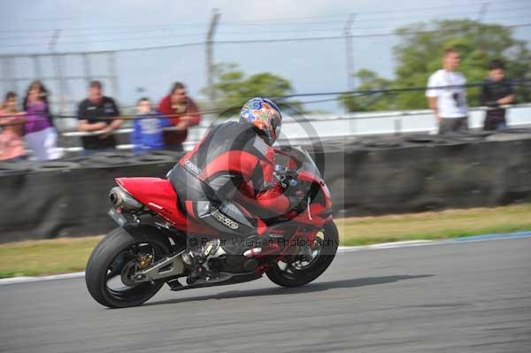 Motorcycle action photographs;Trackday digital images;donington;donington park leicestershire;donington photographs;event digital images;eventdigitalimages;no limits trackday;peter wileman photography;trackday;trackday photos