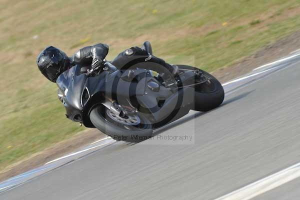 Motorcycle action photographs;Trackday digital images;donington;donington park leicestershire;donington photographs;event digital images;eventdigitalimages;no limits trackday;peter wileman photography;trackday;trackday photos