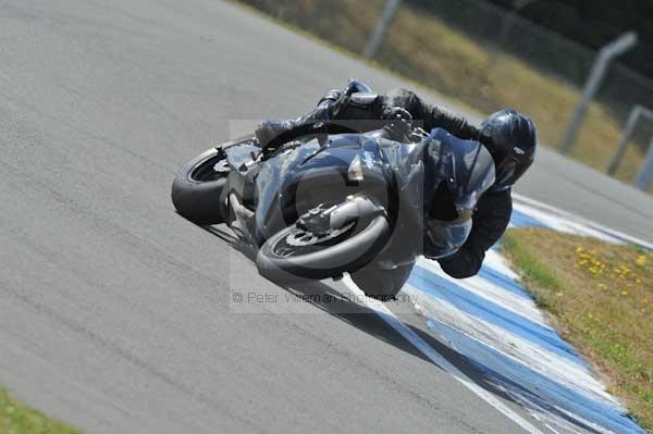 Motorcycle action photographs;Trackday digital images;donington;donington park leicestershire;donington photographs;event digital images;eventdigitalimages;no limits trackday;peter wileman photography;trackday;trackday photos