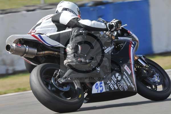 Motorcycle action photographs;Trackday digital images;donington;donington park leicestershire;donington photographs;event digital images;eventdigitalimages;no limits trackday;peter wileman photography;trackday;trackday photos