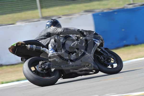 Motorcycle action photographs;Trackday digital images;donington;donington park leicestershire;donington photographs;event digital images;eventdigitalimages;no limits trackday;peter wileman photography;trackday;trackday photos