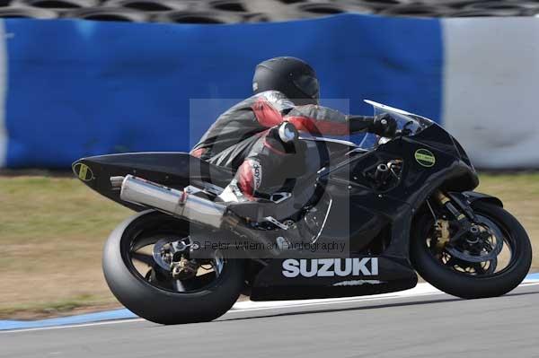 Motorcycle action photographs;Trackday digital images;donington;donington park leicestershire;donington photographs;event digital images;eventdigitalimages;no limits trackday;peter wileman photography;trackday;trackday photos