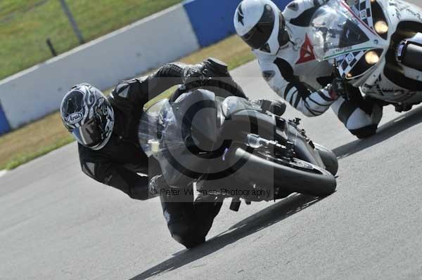 Motorcycle action photographs;Trackday digital images;donington;donington park leicestershire;donington photographs;event digital images;eventdigitalimages;no limits trackday;peter wileman photography;trackday;trackday photos