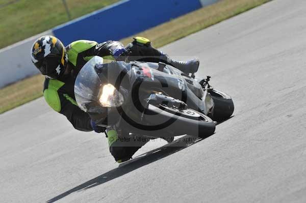 Motorcycle action photographs;Trackday digital images;donington;donington park leicestershire;donington photographs;event digital images;eventdigitalimages;no limits trackday;peter wileman photography;trackday;trackday photos