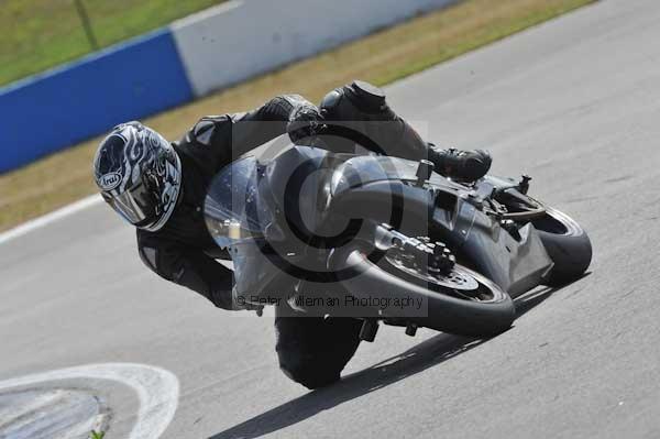 Motorcycle action photographs;Trackday digital images;donington;donington park leicestershire;donington photographs;event digital images;eventdigitalimages;no limits trackday;peter wileman photography;trackday;trackday photos