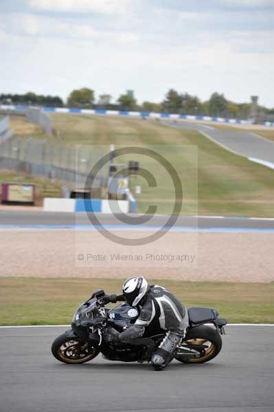 Motorcycle action photographs;Trackday digital images;donington;donington park leicestershire;donington photographs;event digital images;eventdigitalimages;no limits trackday;peter wileman photography;trackday;trackday photos