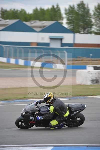 Motorcycle action photographs;Trackday digital images;donington;donington park leicestershire;donington photographs;event digital images;eventdigitalimages;no limits trackday;peter wileman photography;trackday;trackday photos