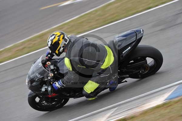 Motorcycle action photographs;Trackday digital images;donington;donington park leicestershire;donington photographs;event digital images;eventdigitalimages;no limits trackday;peter wileman photography;trackday;trackday photos