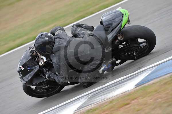 Motorcycle action photographs;Trackday digital images;donington;donington park leicestershire;donington photographs;event digital images;eventdigitalimages;no limits trackday;peter wileman photography;trackday;trackday photos