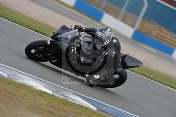 Motorcycle action photographs;Trackday digital images;donington;donington park leicestershire;donington photographs;event digital images;eventdigitalimages;no limits trackday;peter wileman photography;trackday;trackday photos