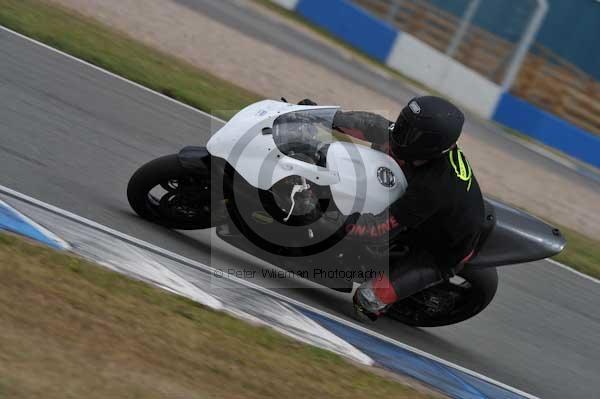 Motorcycle action photographs;Trackday digital images;donington;donington park leicestershire;donington photographs;event digital images;eventdigitalimages;no limits trackday;peter wileman photography;trackday;trackday photos