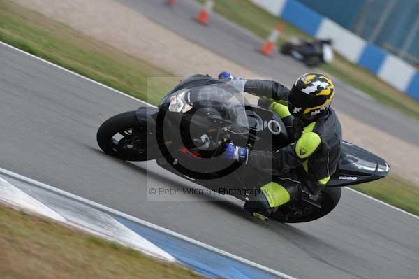 Motorcycle action photographs;Trackday digital images;donington;donington park leicestershire;donington photographs;event digital images;eventdigitalimages;no limits trackday;peter wileman photography;trackday;trackday photos