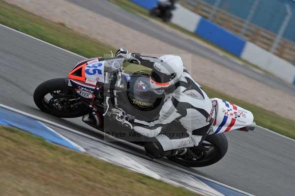 Motorcycle action photographs;Trackday digital images;donington;donington park leicestershire;donington photographs;event digital images;eventdigitalimages;no limits trackday;peter wileman photography;trackday;trackday photos