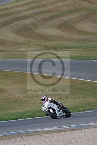 Motorcycle action photographs;Trackday digital images;donington;donington park leicestershire;donington photographs;event digital images;eventdigitalimages;no limits trackday;peter wileman photography;trackday;trackday photos