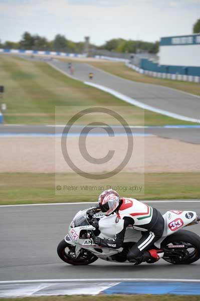 Motorcycle action photographs;Trackday digital images;donington;donington park leicestershire;donington photographs;event digital images;eventdigitalimages;no limits trackday;peter wileman photography;trackday;trackday photos