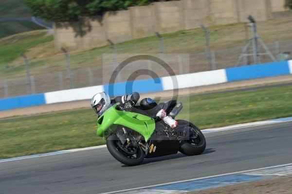 Motorcycle action photographs;Trackday digital images;donington;donington park leicestershire;donington photographs;event digital images;eventdigitalimages;no limits trackday;peter wileman photography;trackday;trackday photos