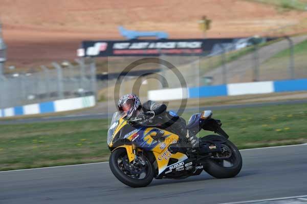 Motorcycle action photographs;Trackday digital images;donington;donington park leicestershire;donington photographs;event digital images;eventdigitalimages;no limits trackday;peter wileman photography;trackday;trackday photos