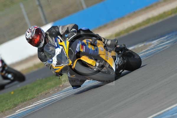 Motorcycle action photographs;Trackday digital images;donington;donington park leicestershire;donington photographs;event digital images;eventdigitalimages;no limits trackday;peter wileman photography;trackday;trackday photos