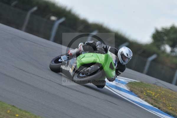 Motorcycle action photographs;Trackday digital images;donington;donington park leicestershire;donington photographs;event digital images;eventdigitalimages;no limits trackday;peter wileman photography;trackday;trackday photos