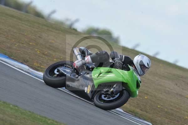 Motorcycle action photographs;Trackday digital images;donington;donington park leicestershire;donington photographs;event digital images;eventdigitalimages;no limits trackday;peter wileman photography;trackday;trackday photos