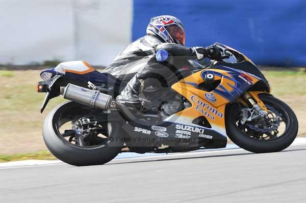 Motorcycle action photographs;Trackday digital images;donington;donington park leicestershire;donington photographs;event digital images;eventdigitalimages;no limits trackday;peter wileman photography;trackday;trackday photos