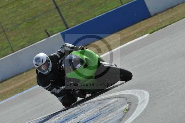 Motorcycle action photographs;Trackday digital images;donington;donington park leicestershire;donington photographs;event digital images;eventdigitalimages;no limits trackday;peter wileman photography;trackday;trackday photos