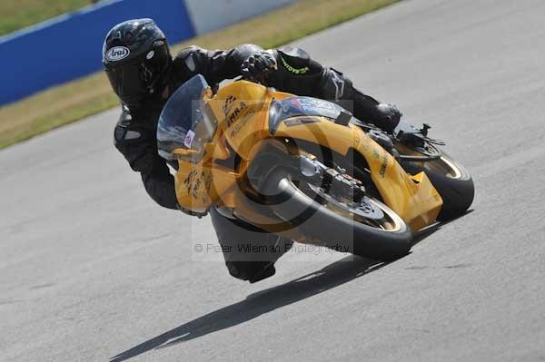 Motorcycle action photographs;Trackday digital images;donington;donington park leicestershire;donington photographs;event digital images;eventdigitalimages;no limits trackday;peter wileman photography;trackday;trackday photos