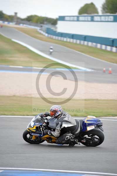 Motorcycle action photographs;Trackday digital images;donington;donington park leicestershire;donington photographs;event digital images;eventdigitalimages;no limits trackday;peter wileman photography;trackday;trackday photos