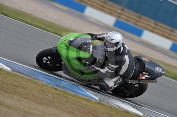 Motorcycle action photographs;Trackday digital images;donington;donington park leicestershire;donington photographs;event digital images;eventdigitalimages;no limits trackday;peter wileman photography;trackday;trackday photos