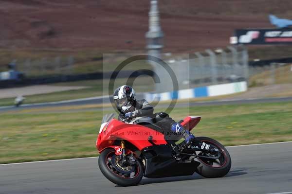 Motorcycle action photographs;Trackday digital images;donington;donington park leicestershire;donington photographs;event digital images;eventdigitalimages;no limits trackday;peter wileman photography;trackday;trackday photos