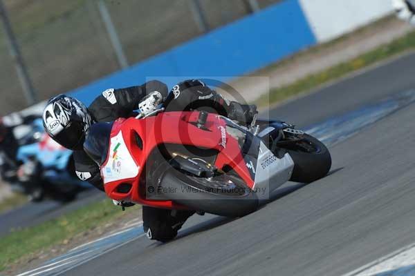 Motorcycle action photographs;Trackday digital images;donington;donington park leicestershire;donington photographs;event digital images;eventdigitalimages;no limits trackday;peter wileman photography;trackday;trackday photos