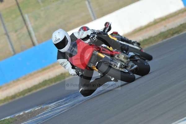 Motorcycle action photographs;Trackday digital images;donington;donington park leicestershire;donington photographs;event digital images;eventdigitalimages;no limits trackday;peter wileman photography;trackday;trackday photos