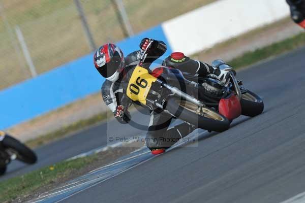 Motorcycle action photographs;Trackday digital images;donington;donington park leicestershire;donington photographs;event digital images;eventdigitalimages;no limits trackday;peter wileman photography;trackday;trackday photos