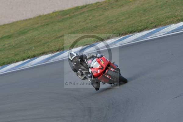 Motorcycle action photographs;Trackday digital images;donington;donington park leicestershire;donington photographs;event digital images;eventdigitalimages;no limits trackday;peter wileman photography;trackday;trackday photos