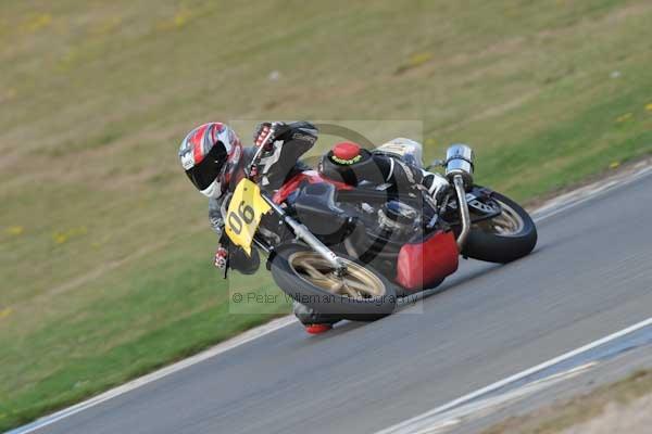 Motorcycle action photographs;Trackday digital images;donington;donington park leicestershire;donington photographs;event digital images;eventdigitalimages;no limits trackday;peter wileman photography;trackday;trackday photos