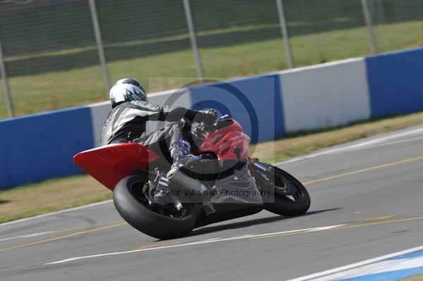 Motorcycle action photographs;Trackday digital images;donington;donington park leicestershire;donington photographs;event digital images;eventdigitalimages;no limits trackday;peter wileman photography;trackday;trackday photos