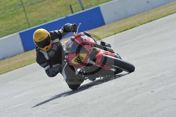 Motorcycle action photographs;Trackday digital images;donington;donington park leicestershire;donington photographs;event digital images;eventdigitalimages;no limits trackday;peter wileman photography;trackday;trackday photos