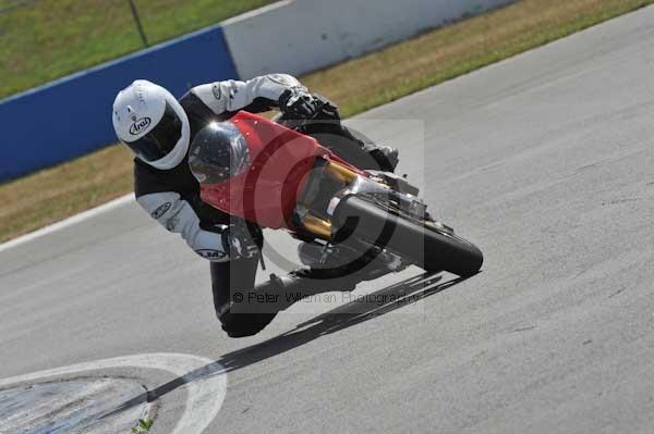 Motorcycle action photographs;Trackday digital images;donington;donington park leicestershire;donington photographs;event digital images;eventdigitalimages;no limits trackday;peter wileman photography;trackday;trackday photos