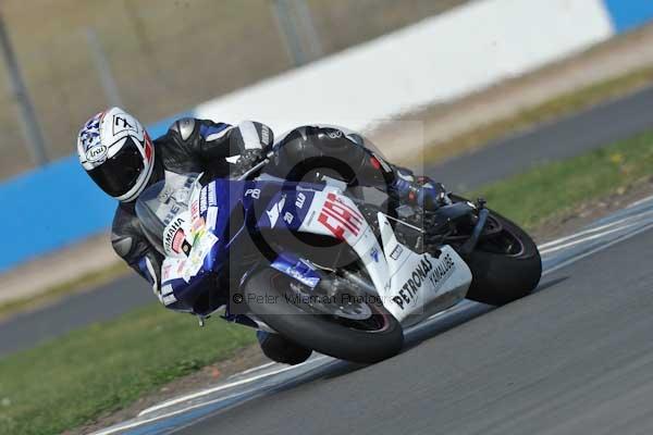 Motorcycle action photographs;Trackday digital images;donington;donington park leicestershire;donington photographs;event digital images;eventdigitalimages;no limits trackday;peter wileman photography;trackday;trackday photos