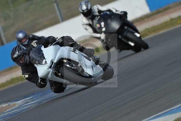 Motorcycle action photographs;Trackday digital images;donington;donington park leicestershire;donington photographs;event digital images;eventdigitalimages;no limits trackday;peter wileman photography;trackday;trackday photos