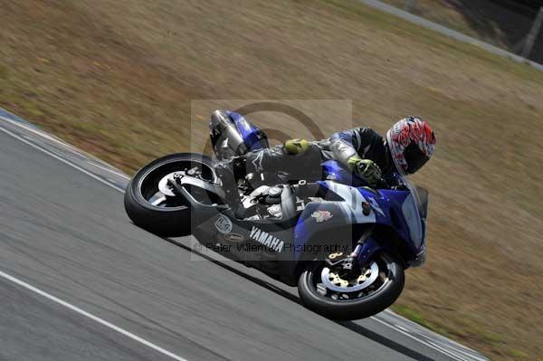 Motorcycle action photographs;Trackday digital images;donington;donington park leicestershire;donington photographs;event digital images;eventdigitalimages;no limits trackday;peter wileman photography;trackday;trackday photos