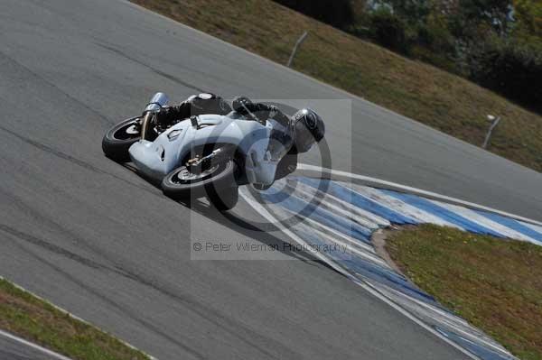 Motorcycle action photographs;Trackday digital images;donington;donington park leicestershire;donington photographs;event digital images;eventdigitalimages;no limits trackday;peter wileman photography;trackday;trackday photos