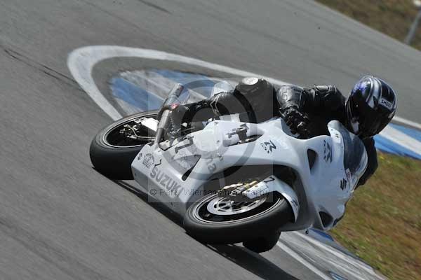 Motorcycle action photographs;Trackday digital images;donington;donington park leicestershire;donington photographs;event digital images;eventdigitalimages;no limits trackday;peter wileman photography;trackday;trackday photos