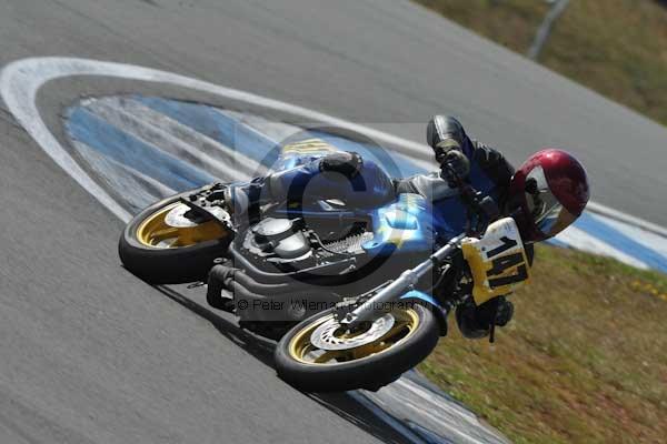 Motorcycle action photographs;Trackday digital images;donington;donington park leicestershire;donington photographs;event digital images;eventdigitalimages;no limits trackday;peter wileman photography;trackday;trackday photos