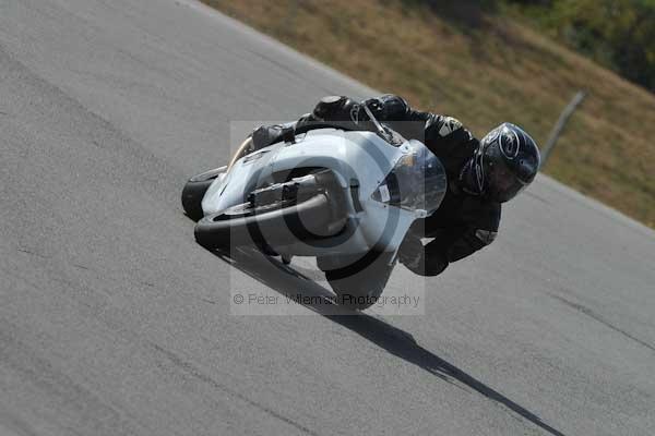 Motorcycle action photographs;Trackday digital images;donington;donington park leicestershire;donington photographs;event digital images;eventdigitalimages;no limits trackday;peter wileman photography;trackday;trackday photos