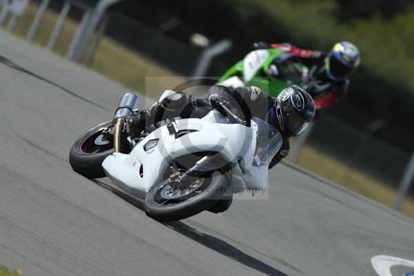 Motorcycle action photographs;Trackday digital images;donington;donington park leicestershire;donington photographs;event digital images;eventdigitalimages;no limits trackday;peter wileman photography;trackday;trackday photos