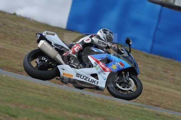 Motorcycle action photographs;Trackday digital images;donington;donington park leicestershire;donington photographs;event digital images;eventdigitalimages;no limits trackday;peter wileman photography;trackday;trackday photos