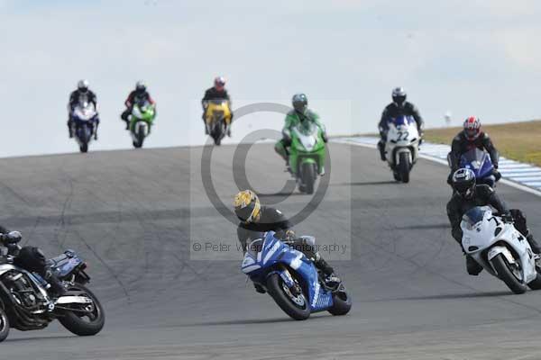 Motorcycle action photographs;Trackday digital images;donington;donington park leicestershire;donington photographs;event digital images;eventdigitalimages;no limits trackday;peter wileman photography;trackday;trackday photos