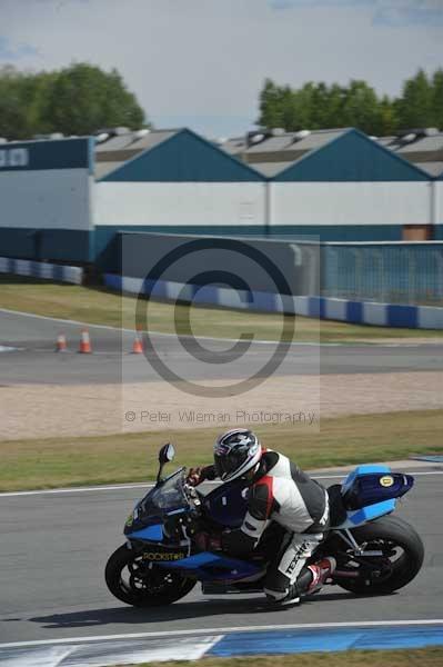 Motorcycle action photographs;Trackday digital images;donington;donington park leicestershire;donington photographs;event digital images;eventdigitalimages;no limits trackday;peter wileman photography;trackday;trackday photos